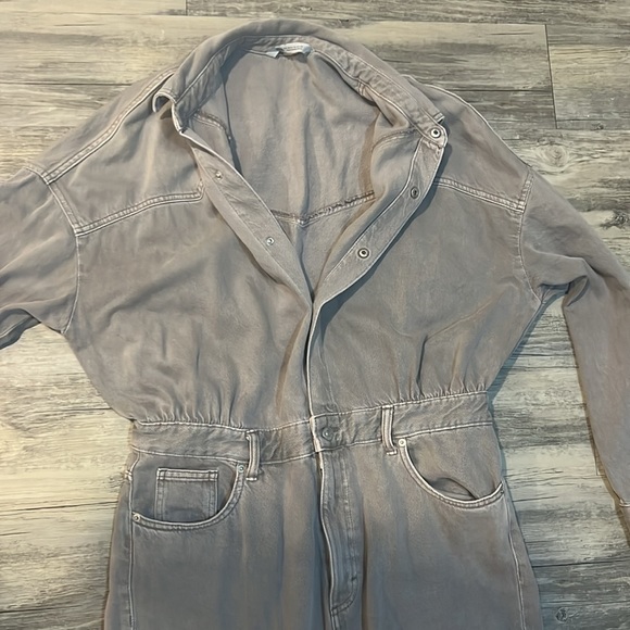 Zara XL Gray Cargo Jumper, jumpsuit (like new, small spot on sleeve pictured) - Picture 10 of 13